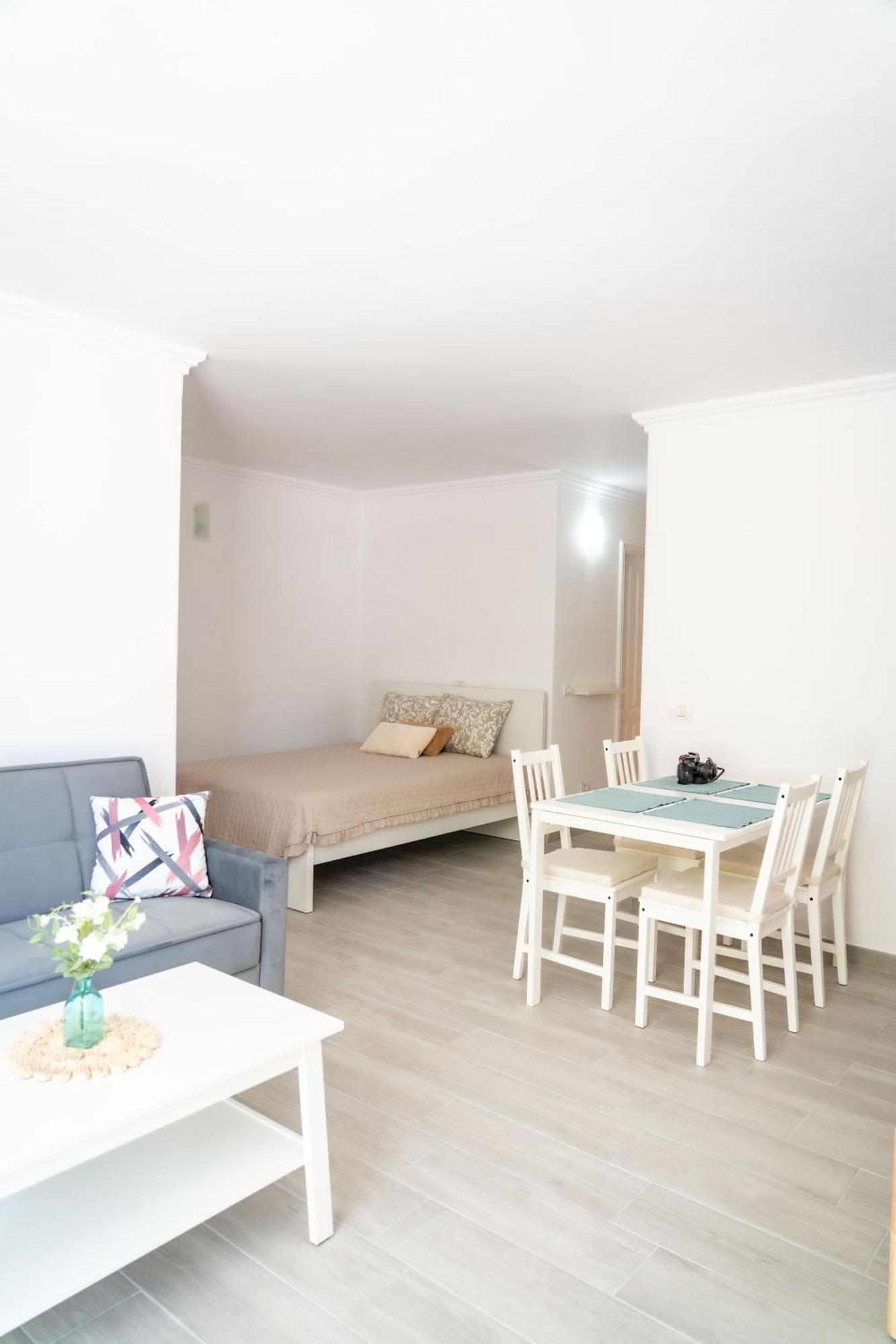 Retreat Oasis Studio Apartment Σαν Μιγκέλ ντε Αμπόνα Εξωτερικό φωτογραφία